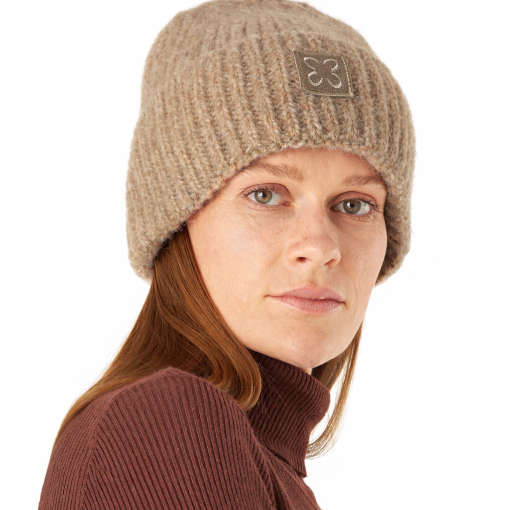 Codello Mütze mit Monogramm-Patch Farbe Beige
