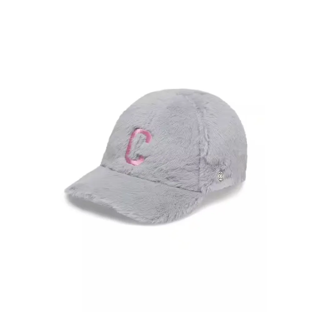 Codello Cap aus Teddyplüsch mit C-Patch Farbe grau
