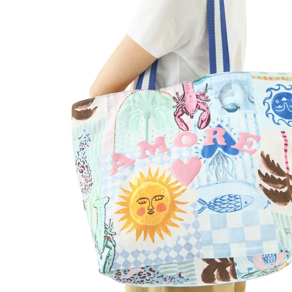Codello Shopper aus Canvas mit Mustermix und Amore-Stickerei – Bild 4