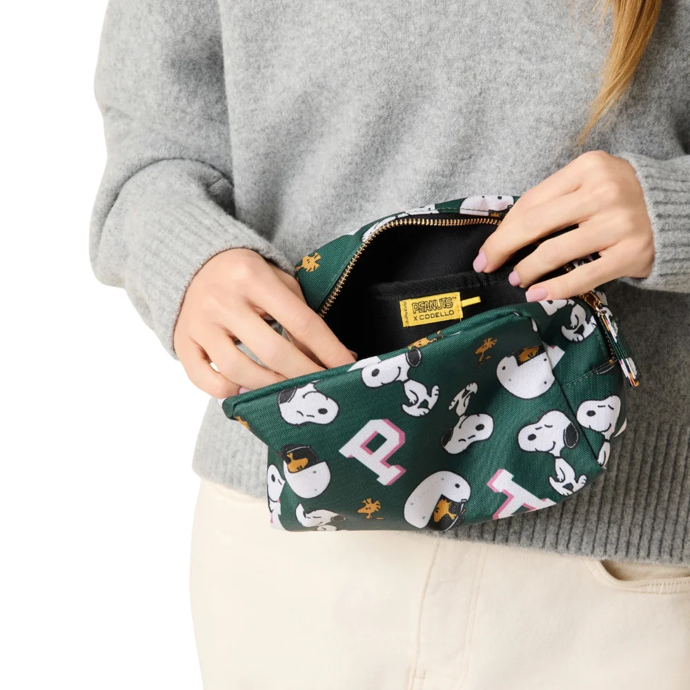 Codello Peanuts™ Kosmetiktasche mit Allover-Print – Snoopy & Woodstock – Grün – Bild 3