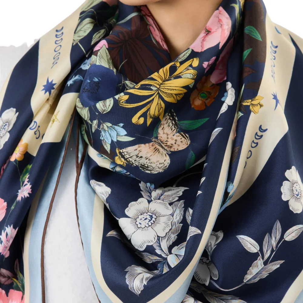 Codello Damen Seidentuch mit Blumen- und Universummotiven – Bild 7